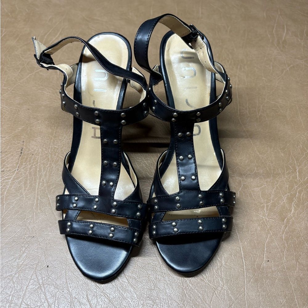 Women’s heels 8 1/2